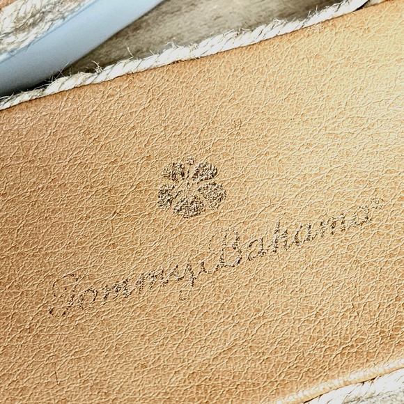 Tommy Bahama Gold Glitter Flip Flop Sandals Size 6.5 - Picture 4 of 4